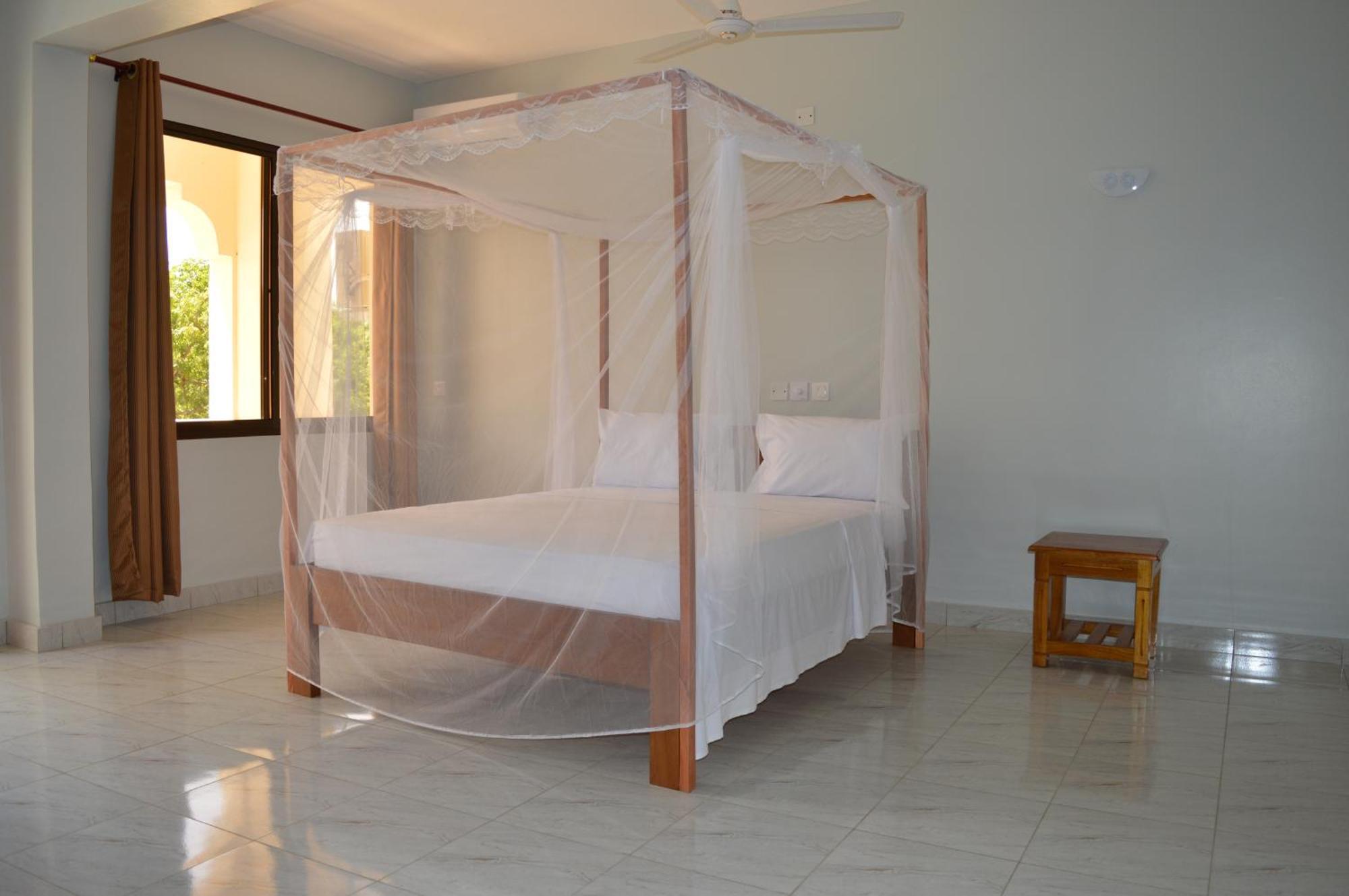 Hotel Tiffany Mombasa Exterior photo