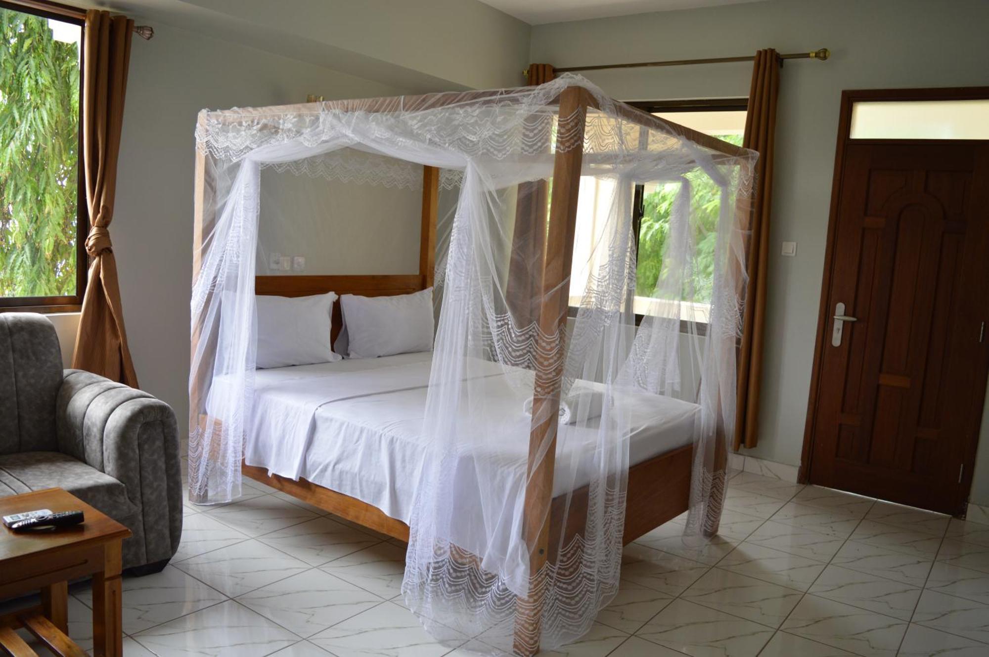 Hotel Tiffany Mombasa Exterior photo